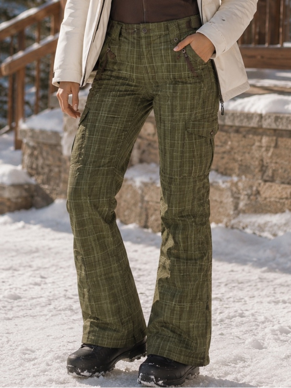 The North Face HyVent Olive Plaid Insulated Ski Snow Winter Pants Size M